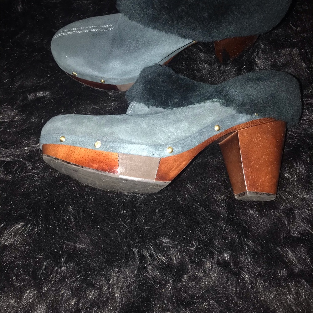Shoes - Picture 3 of 4